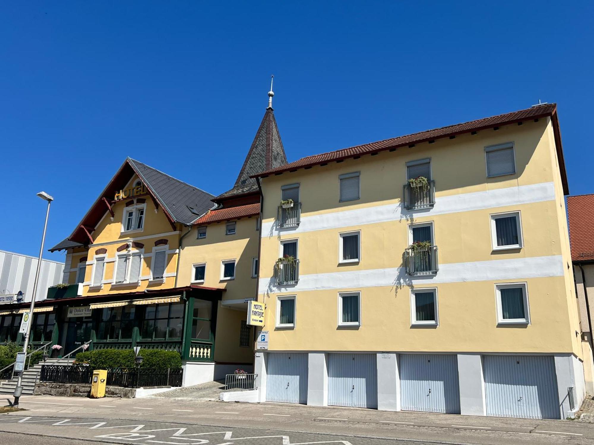 Hotel Fantasie Ansbach Exterior photo